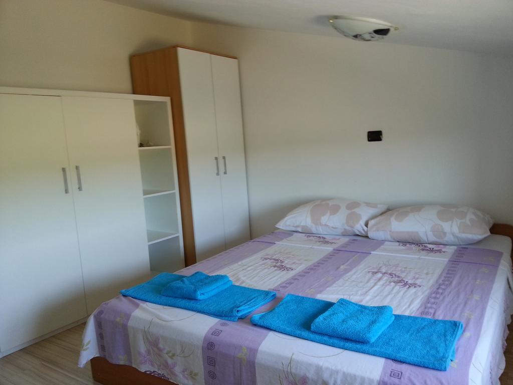 Apartment Rojnic Galižana Екстериор снимка