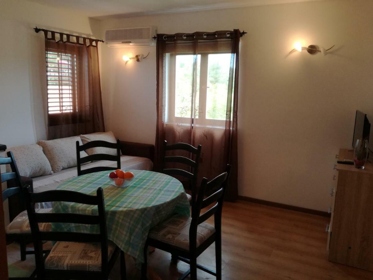 Apartment Rojnic Galižana Екстериор снимка