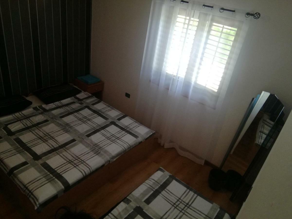 Apartment Rojnic Galižana Екстериор снимка